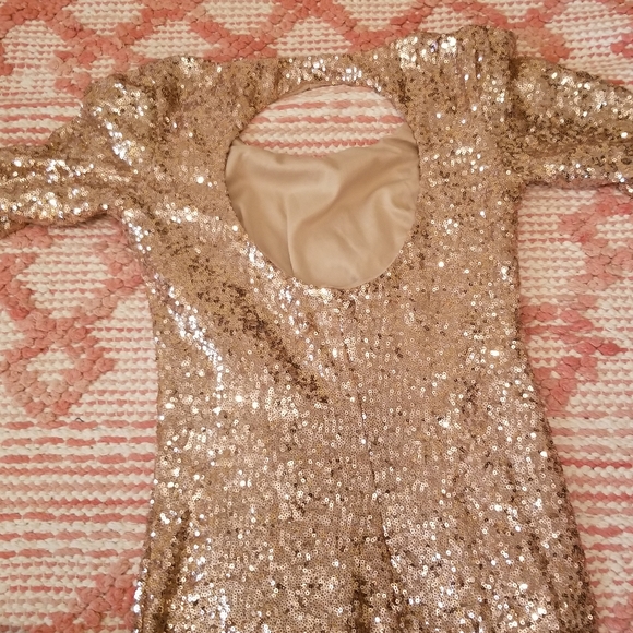 Form fitting rose gold sequined sleeved dress - Picture 3 of 4